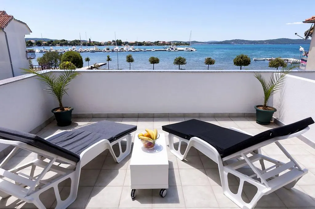 White Residence Accommodation 0*, Sukosan Croatia