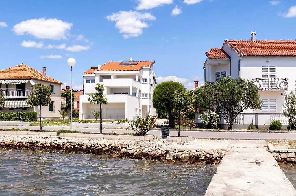 Sukošan White Residence Accommodation דירה